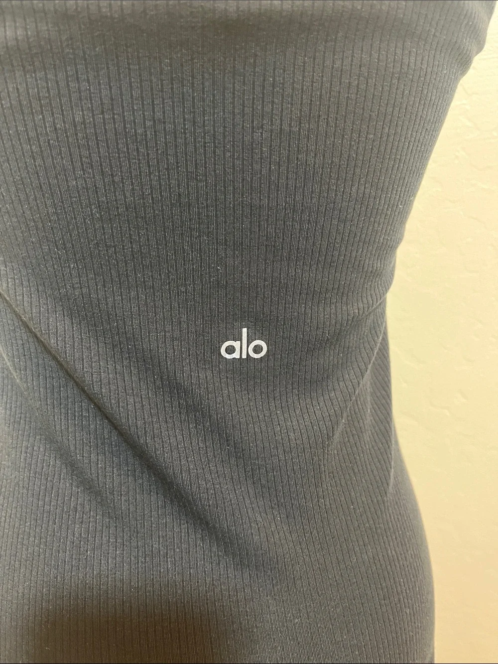 ALO Yoga NWOT Black Ribbed Square Neck Tank M - Picture 3 of 9